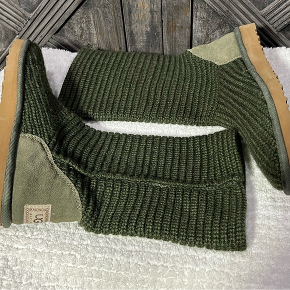 UGG Forest Knit Boots. Brand new No box Dark green - Picture 1 of 6